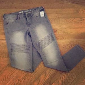 Mossimo grey mid-rise skinny moto jeans.